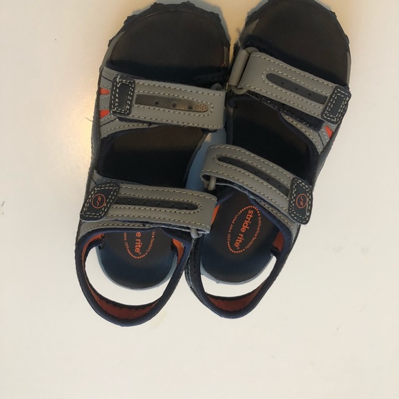 Stride rite sandals kids size 12 worn 2 times - Picture 2 of 5